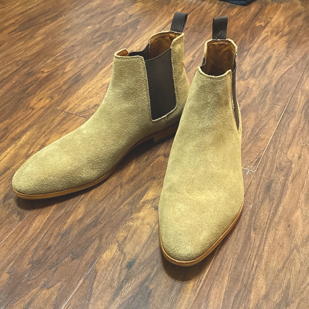 Men’s Suede Chelsea Boot